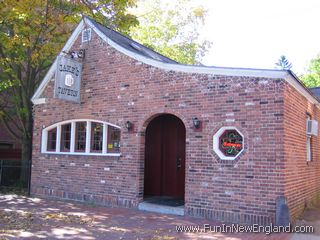 Montague Hubie's Tavern & Restaurant