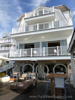 Newport Forty 1° North Marina Resort