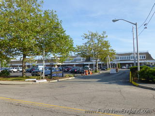 Newport Shops at Long Wharf Parking Lot